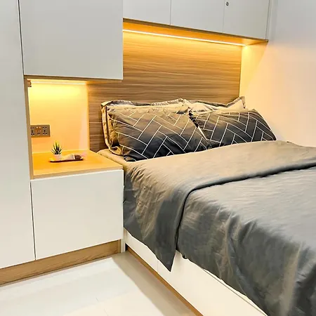 Honeydude'S Crib Aparthotel